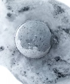 کوکتل حمام و پدیکور تری هات TREE HUT FIG & OLIVE