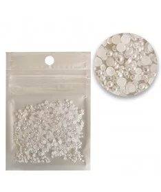 دیزاین مروارید ناخن سفید